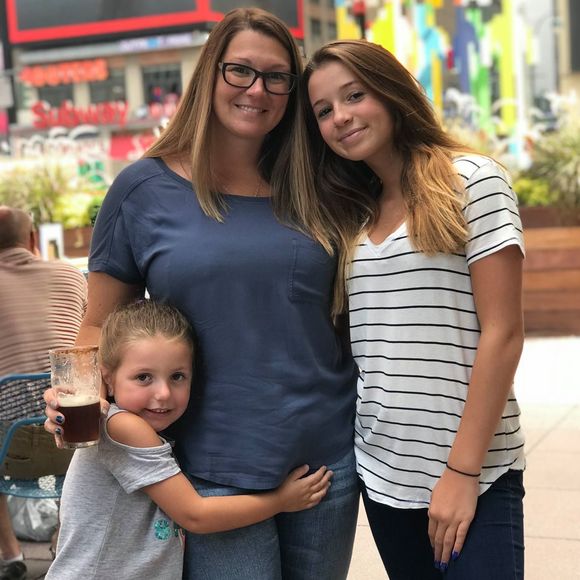 Meet your Posher, Lisa - Picture 1 of 1